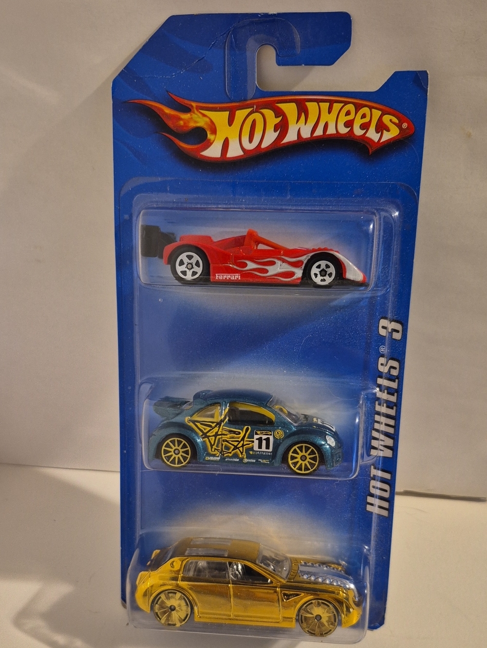 D2 Hot Wheels 2008 3 pack ferrari vw beetle